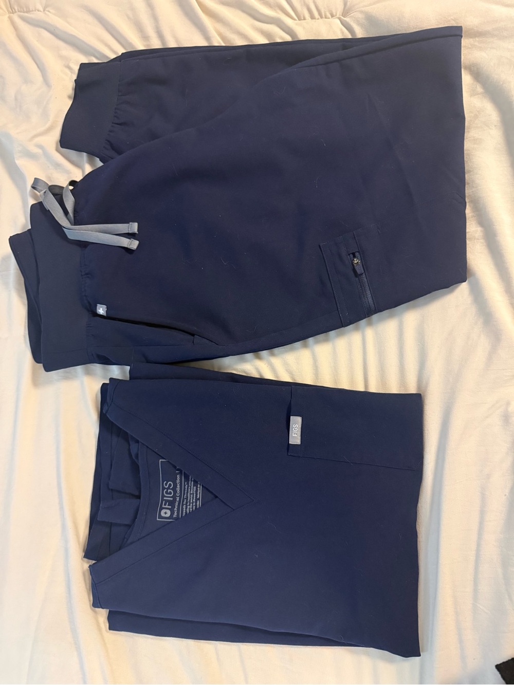 Figs Men's Navy Jogger Scrubs Set